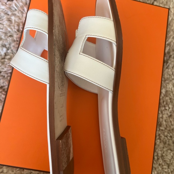 Hermes White Slide Sandals 38.5 - Picture 10 of 15